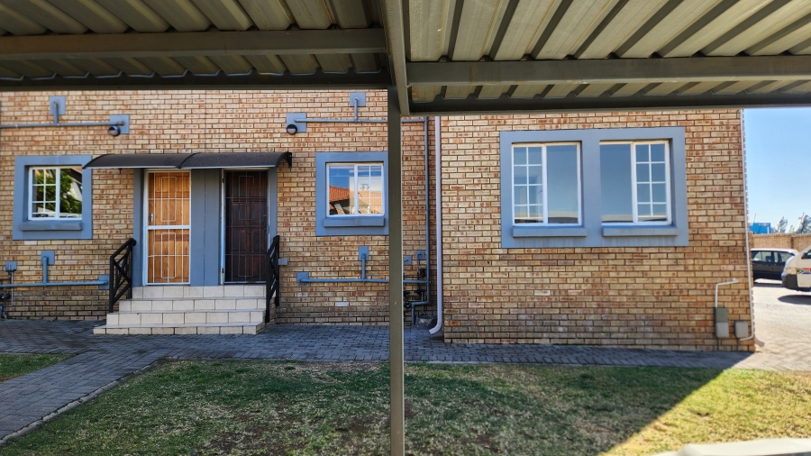 2 Bedroom Property for Sale in Meyersdal Gauteng