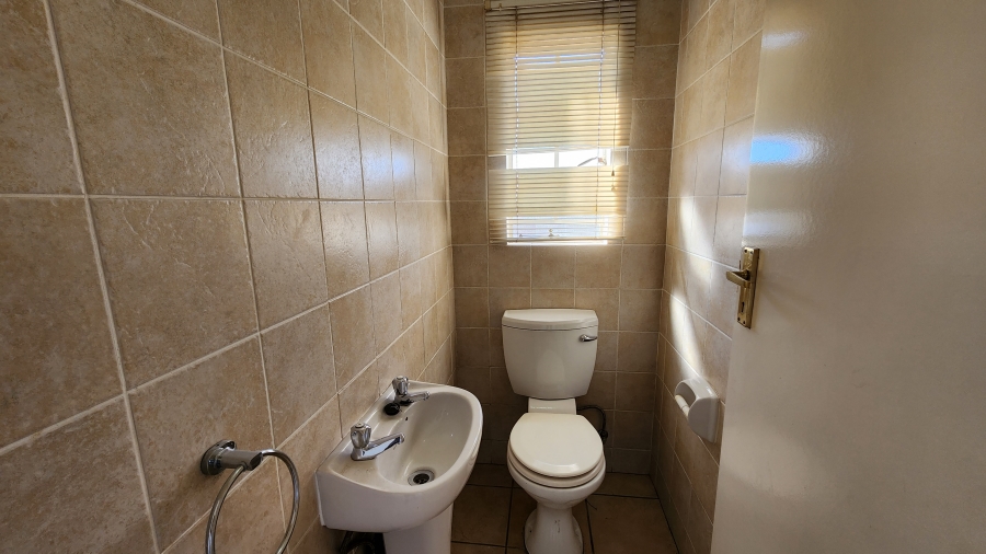 2 Bedroom Property for Sale in Meyersdal Gauteng