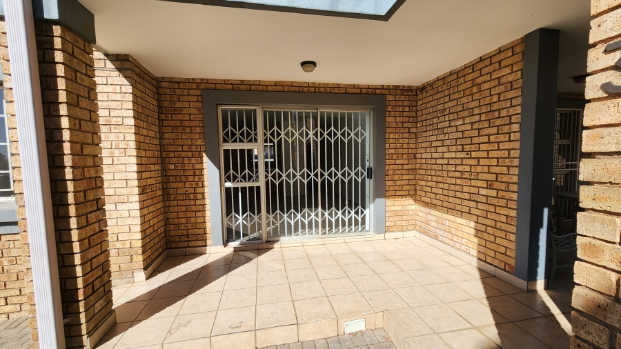 2 Bedroom Property for Sale in Meyersdal Gauteng