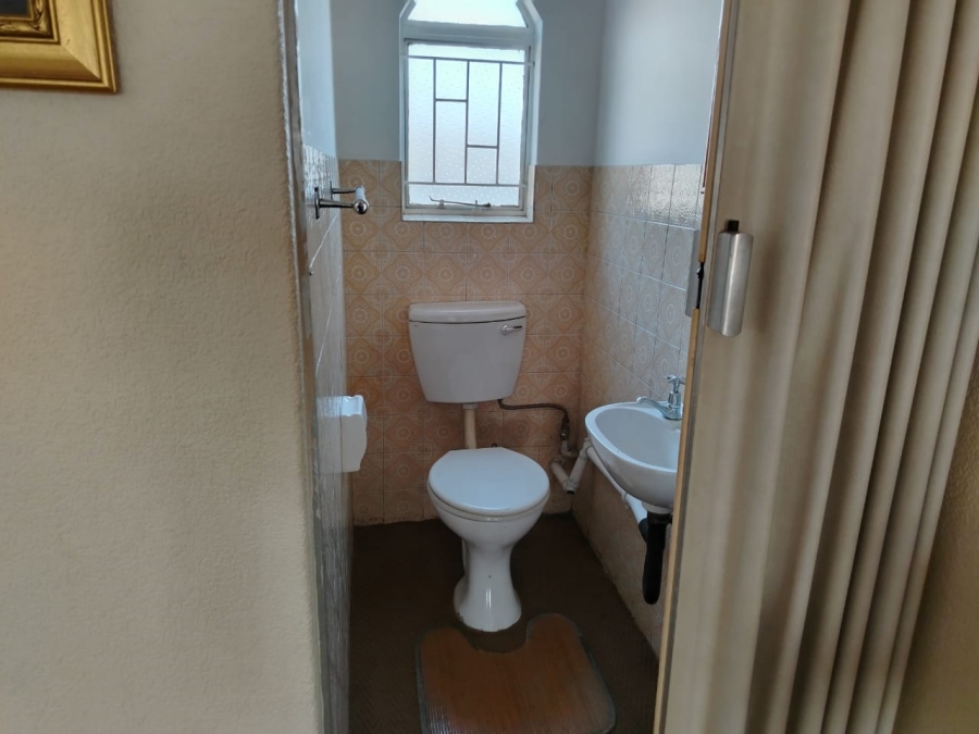 6 Bedroom Property for Sale in Three Rivers Gauteng