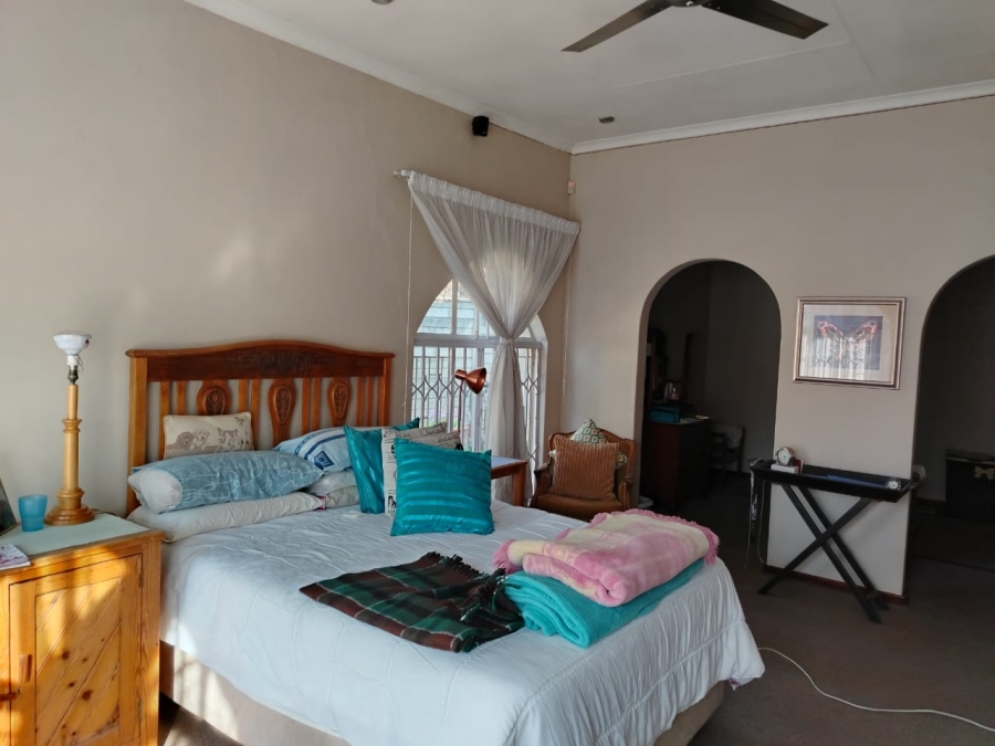 6 Bedroom Property for Sale in Three Rivers Gauteng