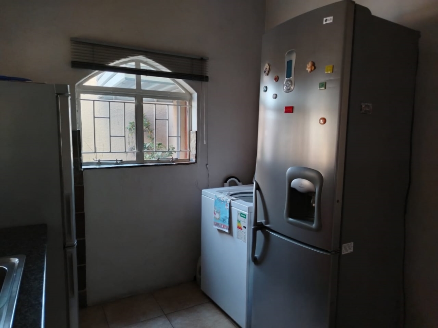 6 Bedroom Property for Sale in Three Rivers Gauteng