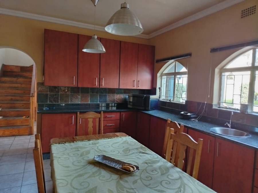 6 Bedroom Property for Sale in Three Rivers Gauteng