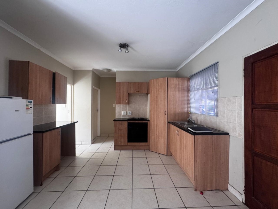 To Let 2 Bedroom Property for Rent in Summerfields Estate Gauteng
