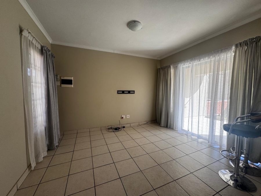 To Let 2 Bedroom Property for Rent in Summerfields Estate Gauteng