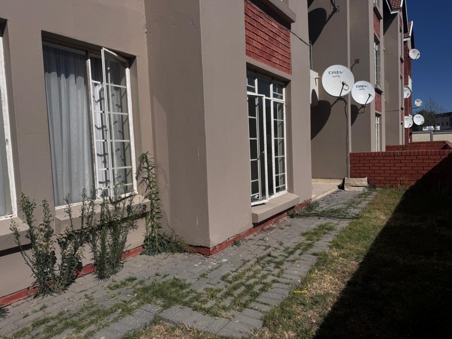 To Let 2 Bedroom Property for Rent in Summerfields Estate Gauteng