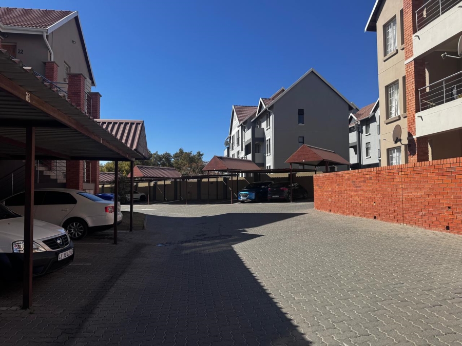 To Let 2 Bedroom Property for Rent in Summerfields Estate Gauteng