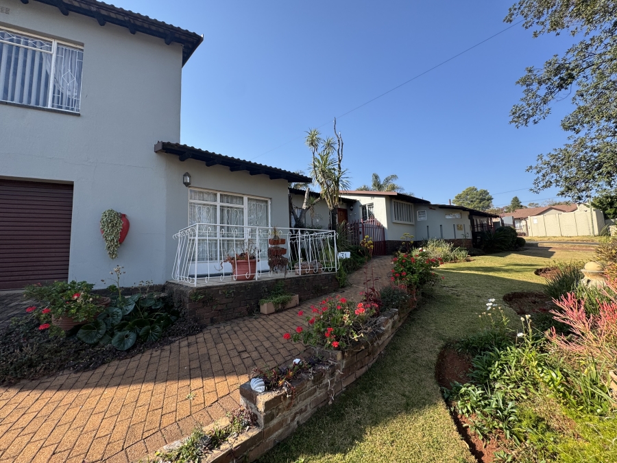 3 Bedroom Property for Sale in Roodekrans Gauteng