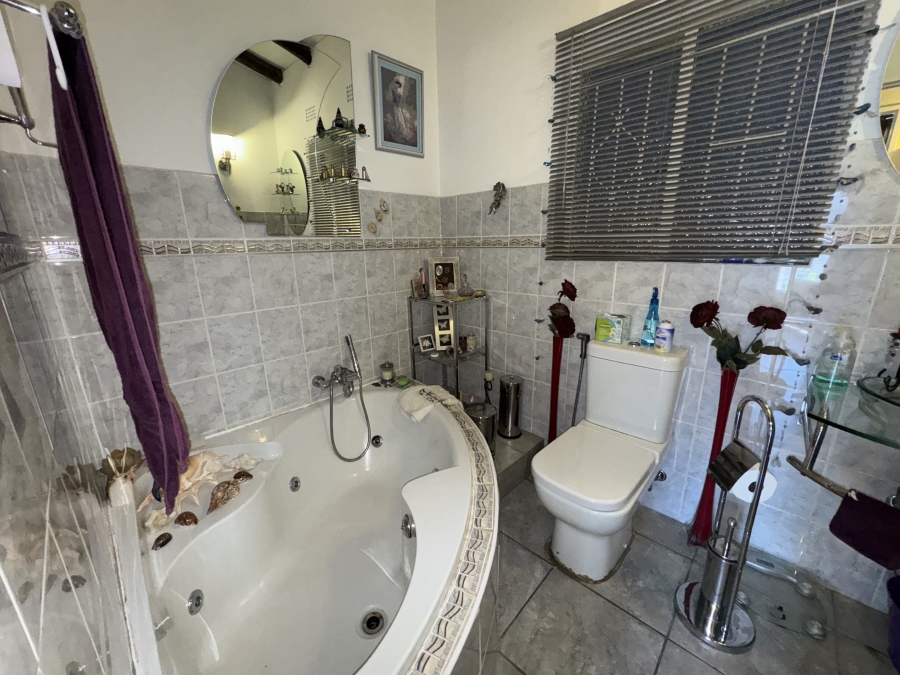 3 Bedroom Property for Sale in Roodekrans Gauteng