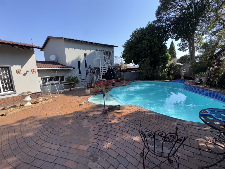 3 Bedroom Property for Sale in Roodekrans Gauteng