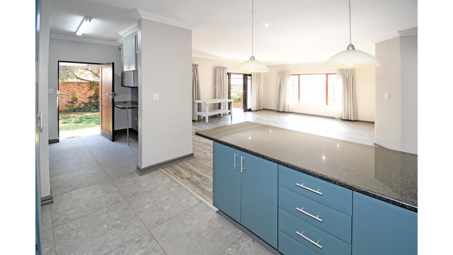 3 Bedroom Property for Sale in Thatchfield Hills Gauteng