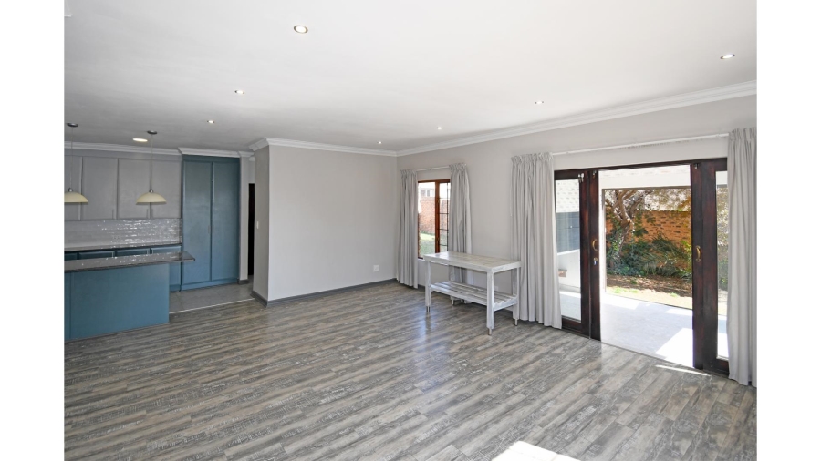 3 Bedroom Property for Sale in Thatchfield Hills Gauteng