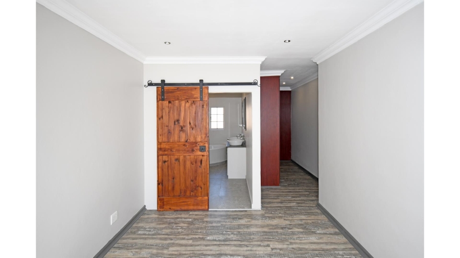 3 Bedroom Property for Sale in Thatchfield Hills Gauteng