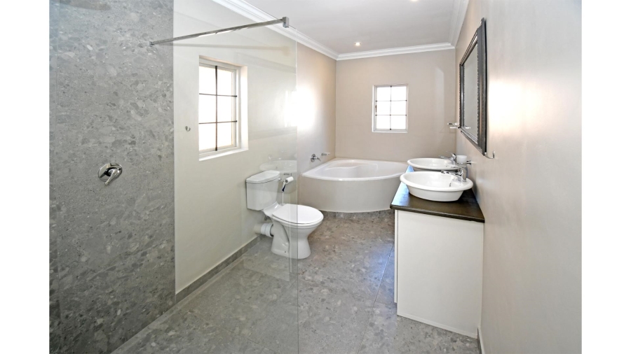 3 Bedroom Property for Sale in Thatchfield Hills Gauteng