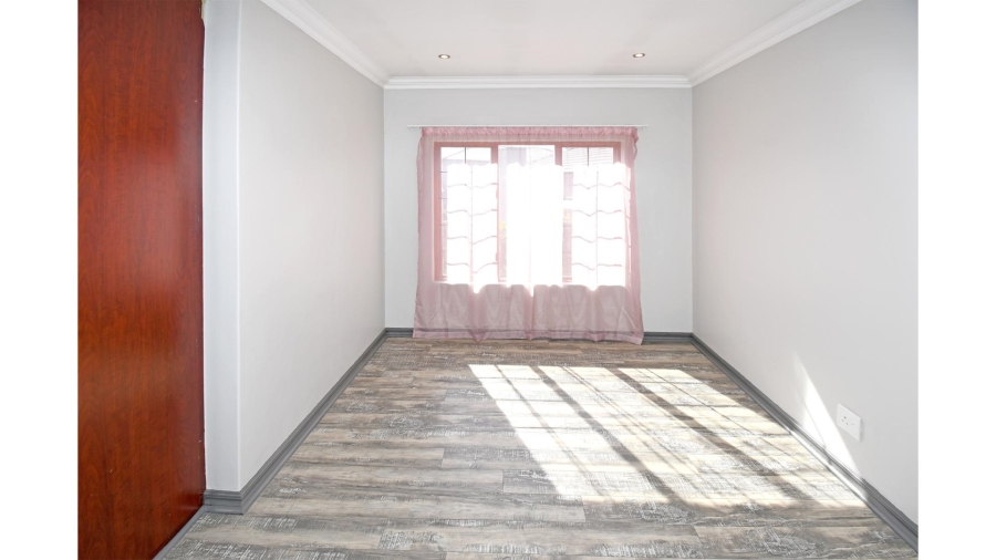 3 Bedroom Property for Sale in Thatchfield Hills Gauteng