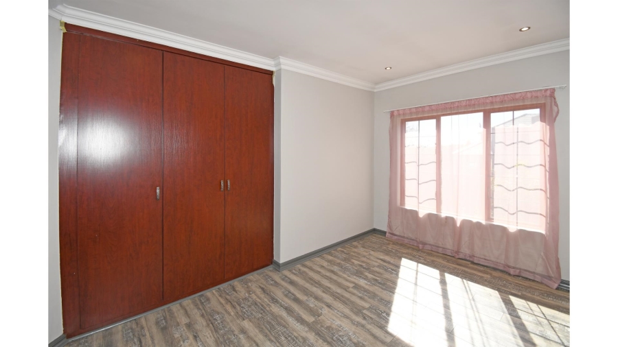 3 Bedroom Property for Sale in Thatchfield Hills Gauteng