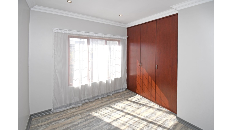 3 Bedroom Property for Sale in Thatchfield Hills Gauteng