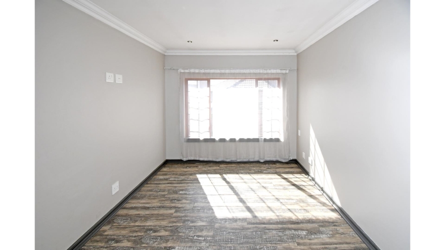 3 Bedroom Property for Sale in Thatchfield Hills Gauteng
