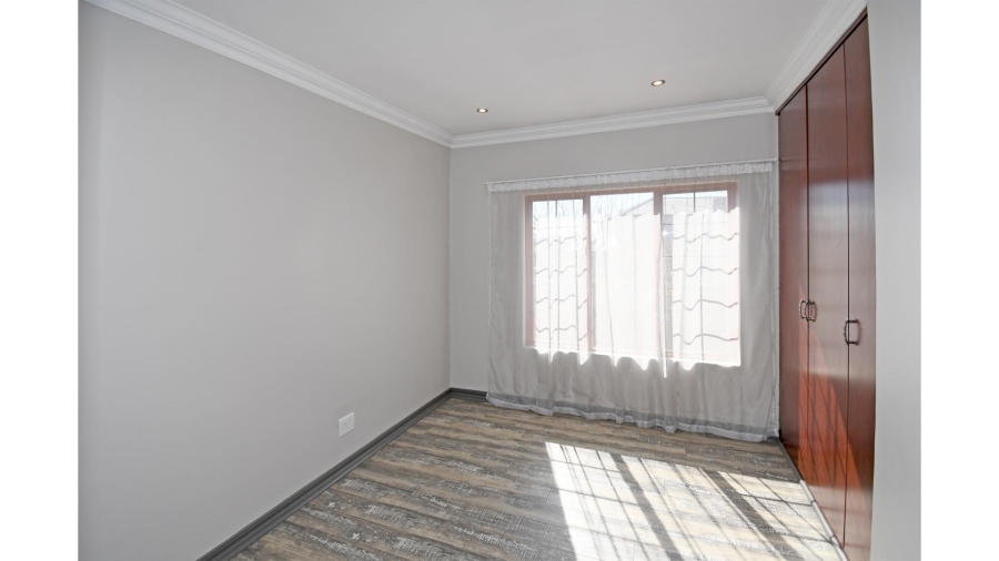3 Bedroom Property for Sale in Thatchfield Hills Gauteng