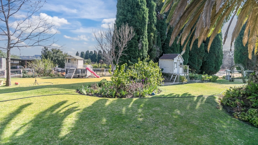 6 Bedroom Property for Sale in Glen Austin Gauteng