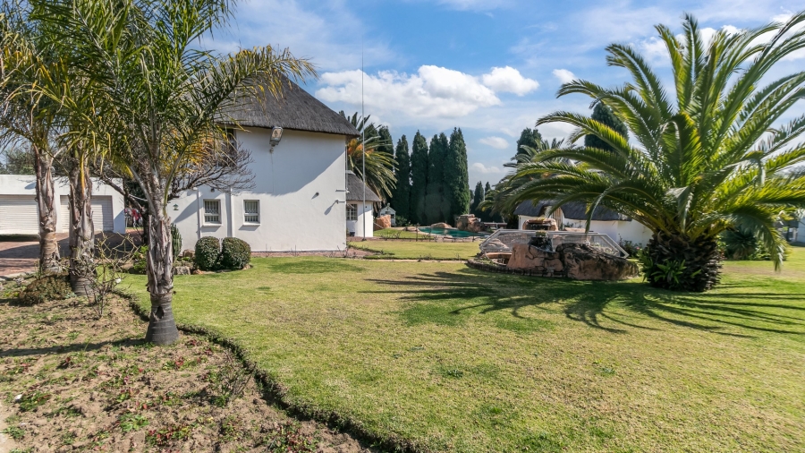 6 Bedroom Property for Sale in Glen Austin Gauteng