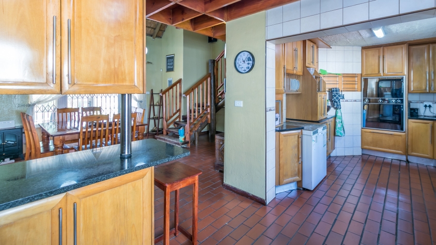 6 Bedroom Property for Sale in Glen Austin Gauteng