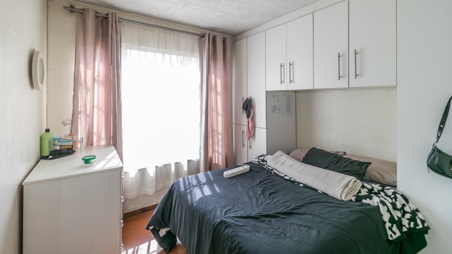 6 Bedroom Property for Sale in Glen Austin Gauteng