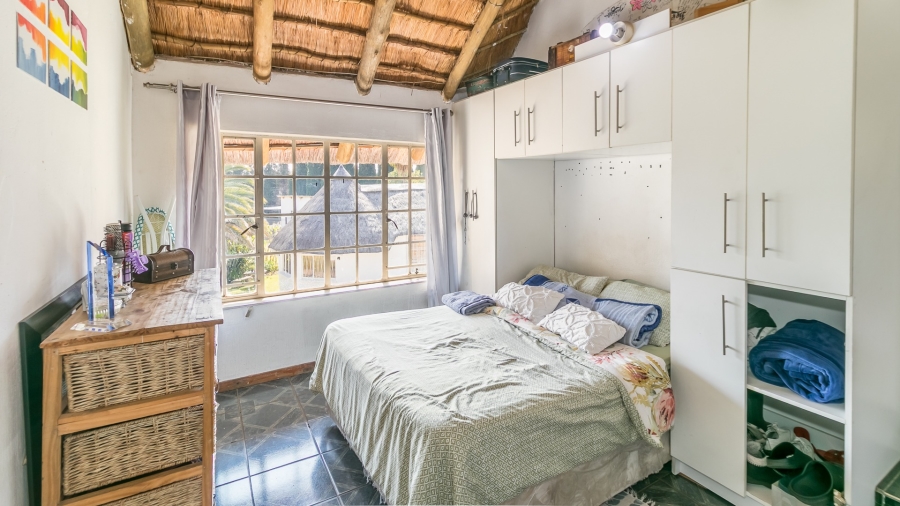 6 Bedroom Property for Sale in Glen Austin Gauteng