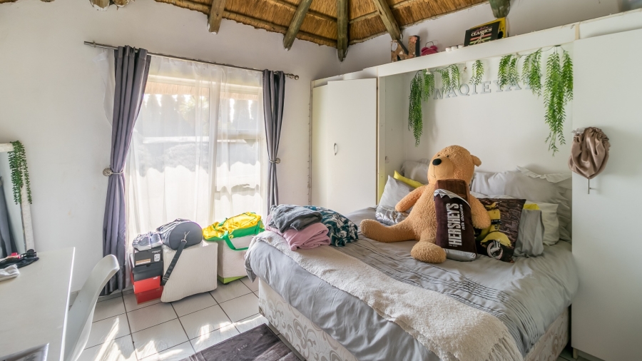 6 Bedroom Property for Sale in Glen Austin Gauteng