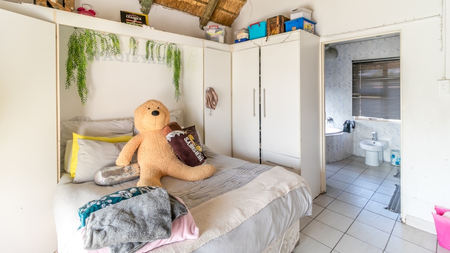 6 Bedroom Property for Sale in Glen Austin Gauteng