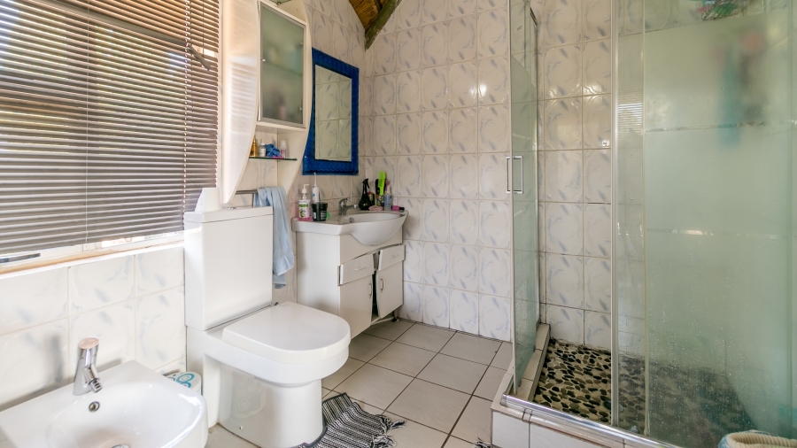 6 Bedroom Property for Sale in Glen Austin Gauteng