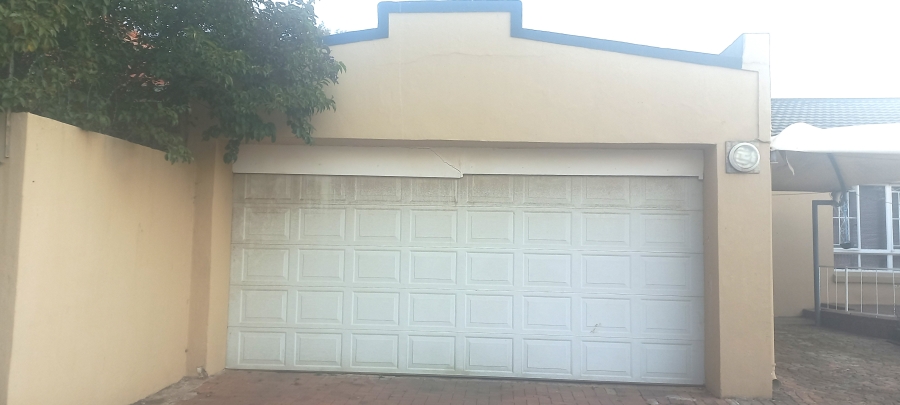 3 Bedroom Property for Sale in Selcourt Gauteng