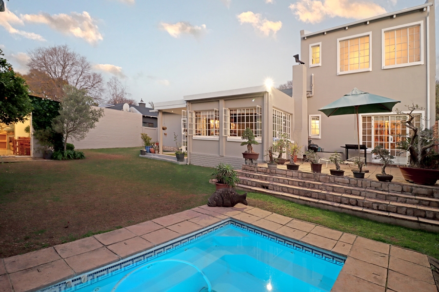 5 Bedroom Property for Sale in Lakeside Gauteng