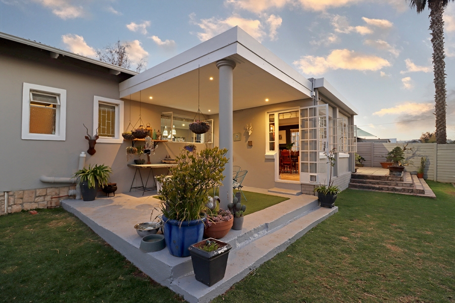 5 Bedroom Property for Sale in Lakeside Gauteng