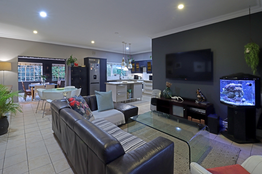 5 Bedroom Property for Sale in Lakeside Gauteng