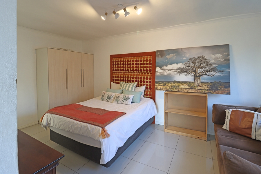 5 Bedroom Property for Sale in Lakeside Gauteng
