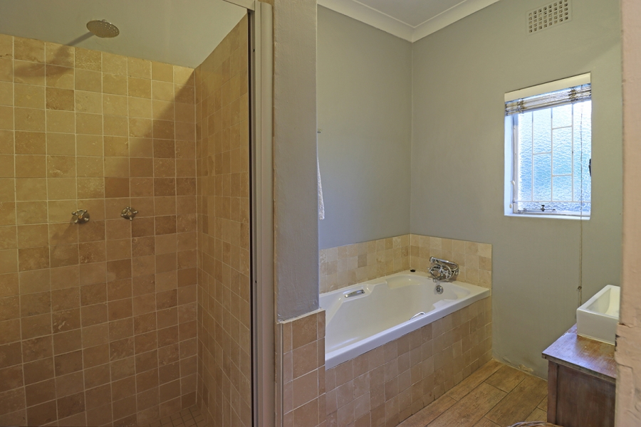 5 Bedroom Property for Sale in Lakeside Gauteng