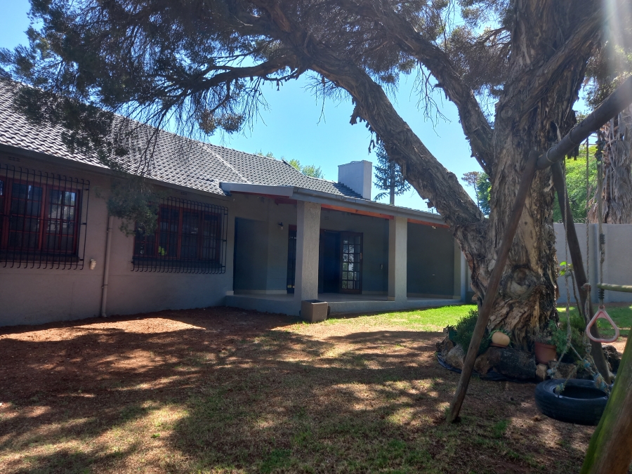 To Let 3 Bedroom Property for Rent in Blairgowrie Gauteng