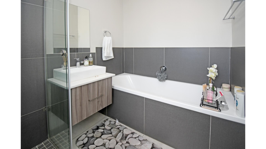 2 Bedroom Property for Sale in Kyalami Gauteng