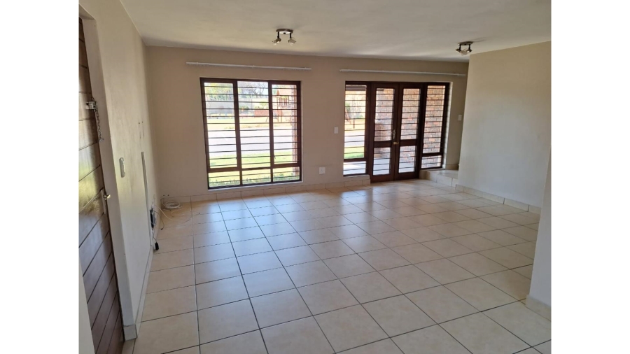 2 Bedroom Property for Sale in Vorna Valley Gauteng
