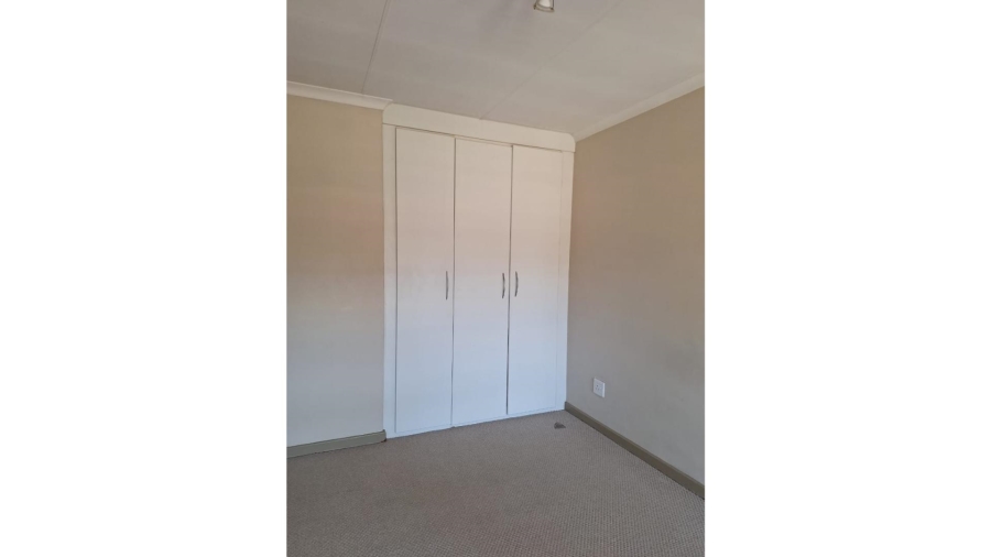 2 Bedroom Property for Sale in Vorna Valley Gauteng