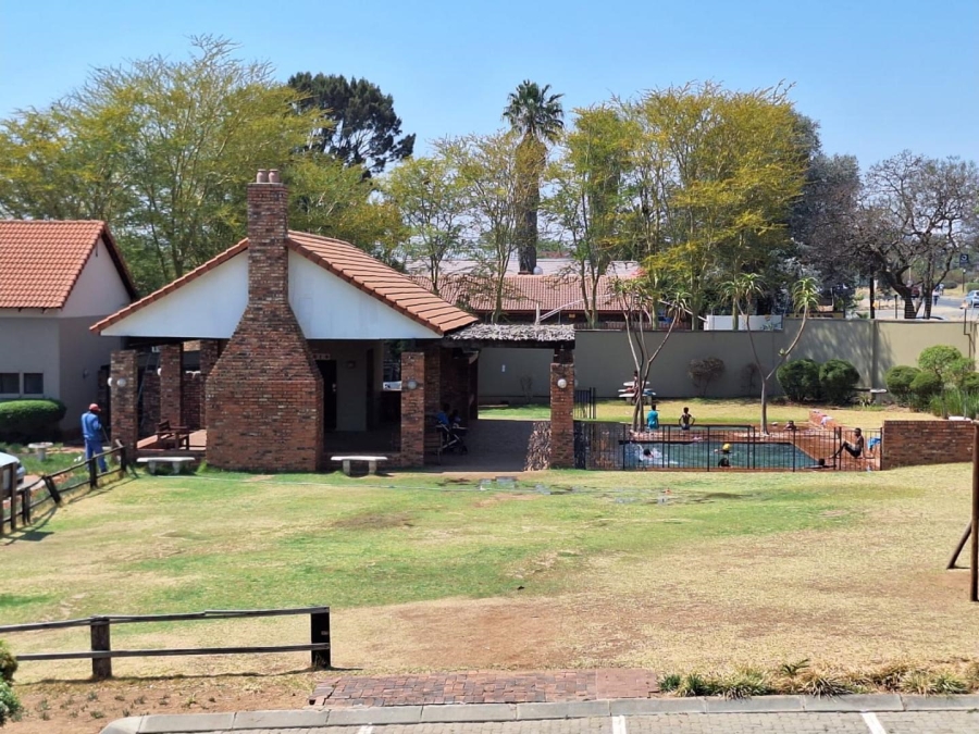 2 Bedroom Property for Sale in Vorna Valley Gauteng