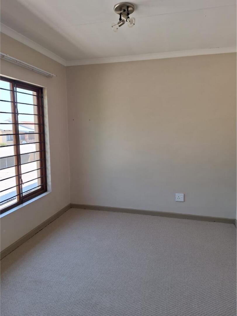 2 Bedroom Property for Sale in Vorna Valley Gauteng