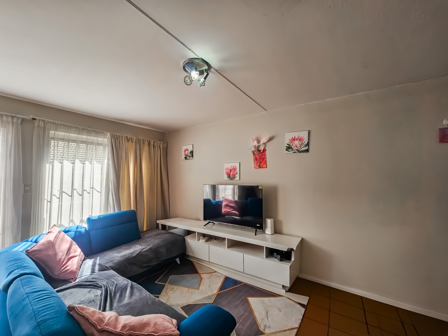 2 Bedroom Property for Sale in Weavind Park Gauteng
