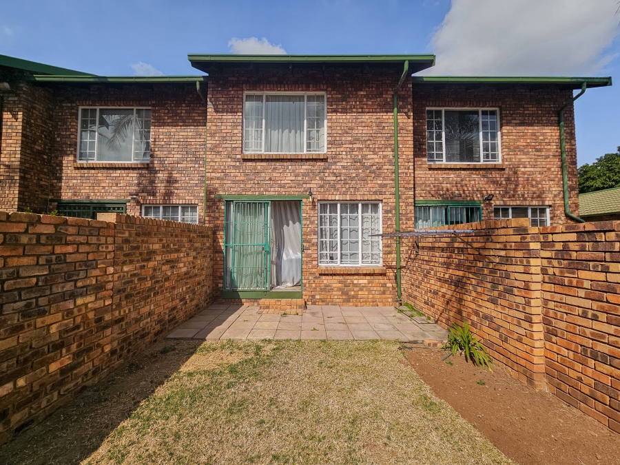 2 Bedroom Property for Sale in Weavind Park Gauteng