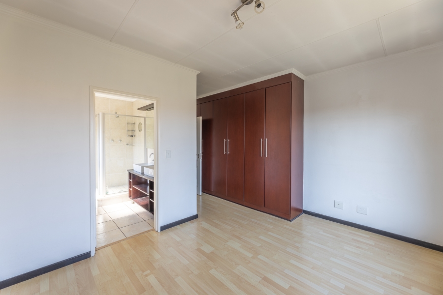 2 Bedroom Property for Sale in Sunninghill Gauteng