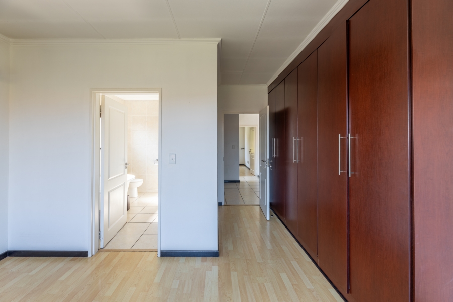 2 Bedroom Property for Sale in Sunninghill Gauteng
