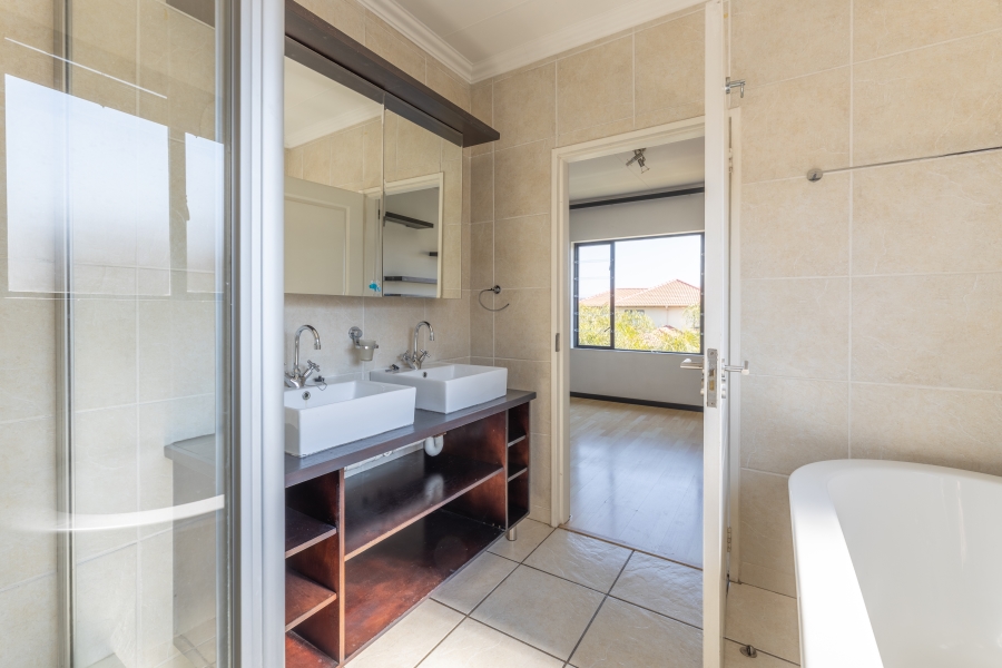 2 Bedroom Property for Sale in Sunninghill Gauteng