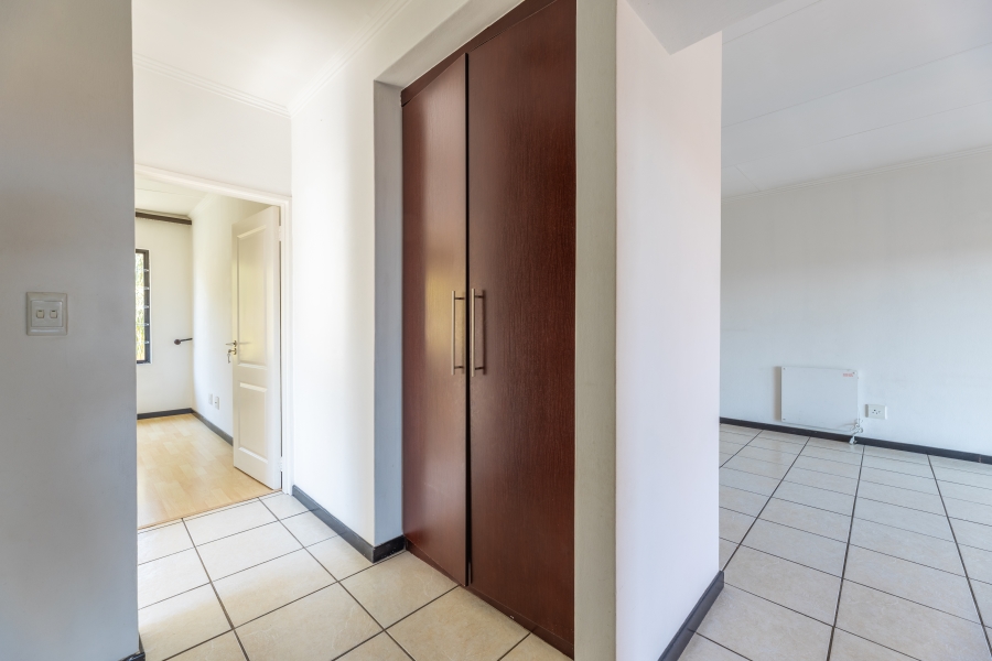 2 Bedroom Property for Sale in Sunninghill Gauteng