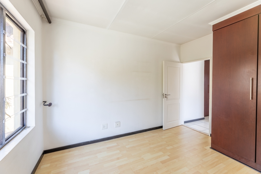 2 Bedroom Property for Sale in Sunninghill Gauteng